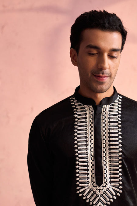 SHRESTHA BY VASTRAMAY Men's Black Silk Machine Embroidered Kurta Pyjama